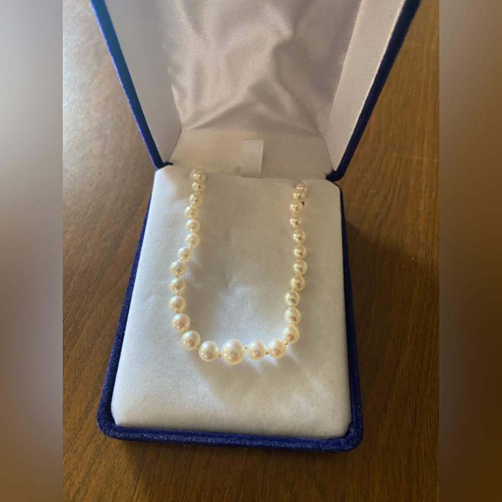 Stunning timeless Mikimoto sterling silver graduated 20” pearl necklace - Picture 4 of 7